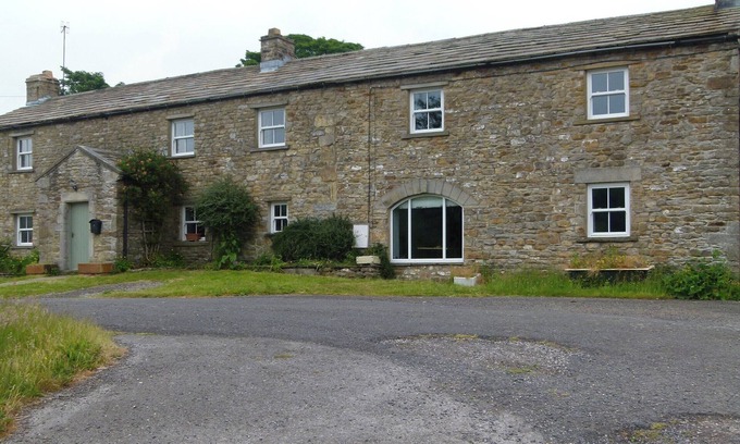 Newbiggin-in-Bishopdale Cottage | Cozy 2 Bedroom Retreat in Newbiggin-in-Bishopdale