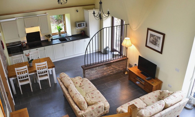 Welton Cottage | Family-Friendly 2 Bedroom Stay in Sowerby Row, Near Penrith