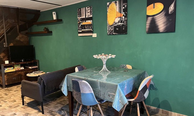 Sant'Eufemia a Maiella Ski Chalet | Stylish Vrbo Property: Pet & Child Friendly Getaway