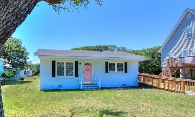 Yaupon Beach House | Pet-Friendly Beach House with Ocean View – Sleeps 5 Comfortably