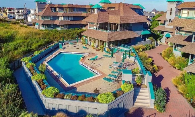 North Beach Haven Condo | Ocean View Fishery Condo with Pool and Family Amenities