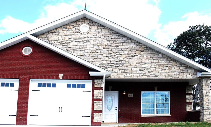 Perryville Apartment | 2 Bedroom 2 Bath Units! Great Location close to Wineries and I-55