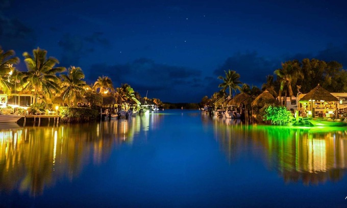 Key Largo Cottage | Waterfront Tiki Retreat with 25' Boat Dock & Pool