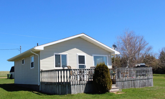 French River Cottage | Scenic Retreat with Private Access to the Sou'West River