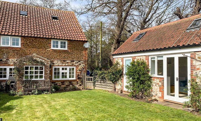 Holme Cottage | Cozy 2-Bedroom Retreat in Holme-next-the-Sea with Ocean View