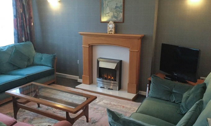 Houghton le Spring Cottage | Inviting 2 Bedroom Retreat in Shiney Row, Near Houghton-le-Spring