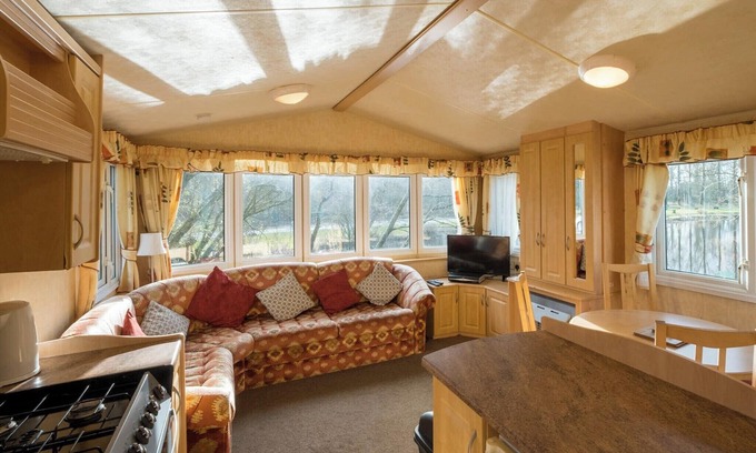 Knott End-on-Sea House | Comfortable 2-Bedroom Stay in Forton, Near Preston