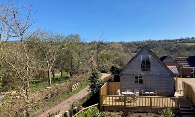 Ibberton Cottage | Family-Friendly 2 Bedroom Getaway in Ibberton