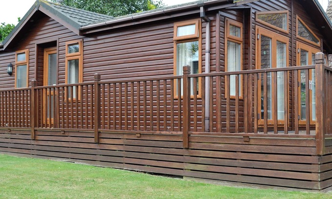 Hopton on Sea Cottage | Family-Friendly 2 Bedroom Stay with Ocean View in Hopton
