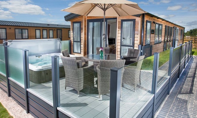 Clyst St Mary Cabin | 2 bedroom accommodation in Clyst St Mary, Nr Exeter