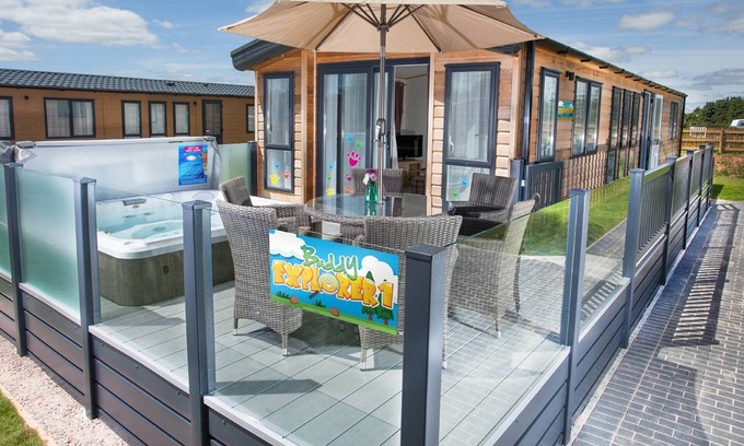 Clyst St Mary Cabin | 2 bedroom accommodation in Clyst St Mary, Nr Exeter
