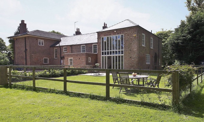 Tilney Fen End Cottage | Pet-Friendly 2 Bedroom Retreat with Ocean View in Sutton Bridge