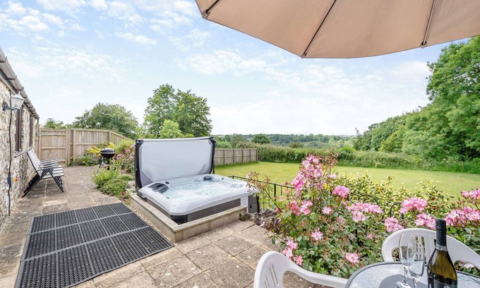 West Buckland Cottage | 2 bedroom accommodation in Churchinford, near Taunton