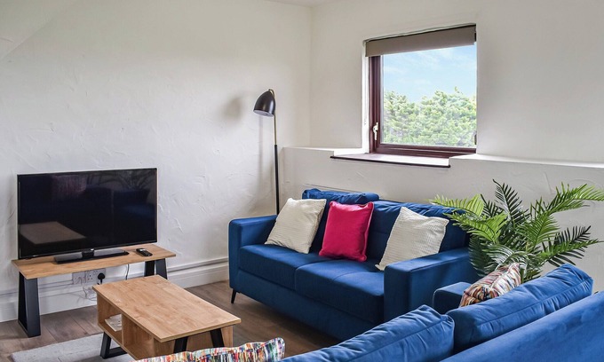 Widemouth Bay Cottage | Scenic Cottage with Ocean Views Near Gorgeous Beaches