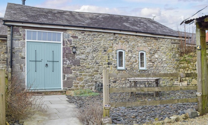 Haverfordwest Cottage | Pet-Friendly 2 Bedroom Retreat in Mathry, Near St Davids