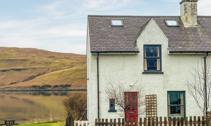Isle of Skye Cottage | 2 bedroom accommodation in Carbost, near Portnalong