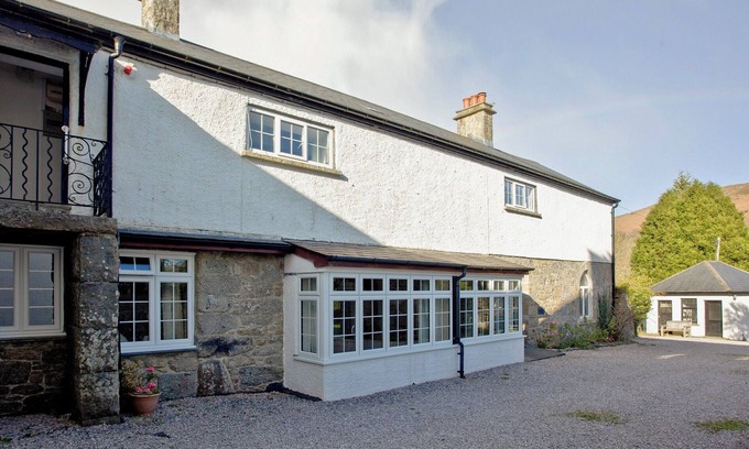 Newton Abbot Cottage | Cozy 2 Bedroom Retreat in Widecombe-in-the-Moor