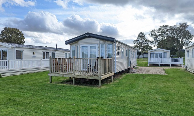 Oulton Broad House | 2 bedroom accommodation in Oulton Broad