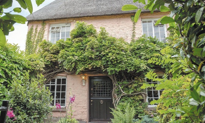 Stoke Gabriel Cottage | Exceptional 2-Bedroom Retreat with Ocean View in Stoke Gabriel