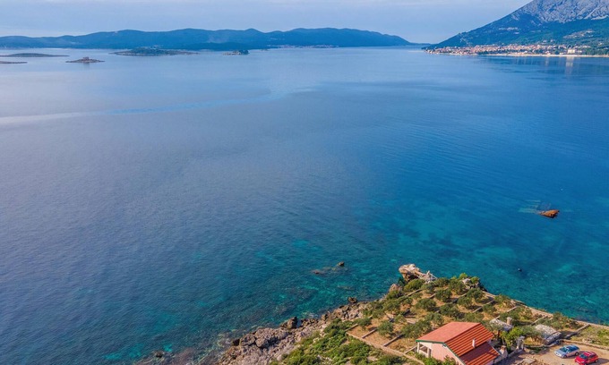 Kuciste House | Discover Cozy 2-Bedroom Retreat in Kuciste Perna