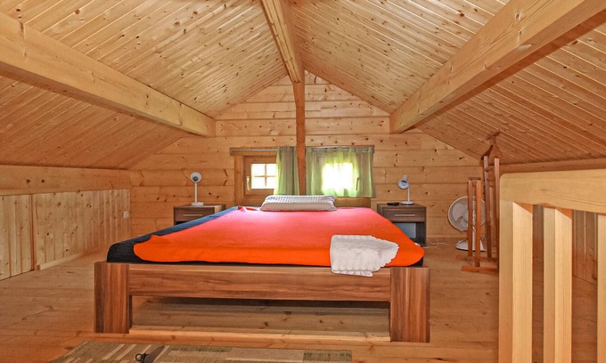 Gross Nemerow House | Cozy Two-Bedroom Retreat in Groß Nemerow with Spa & Kitchen