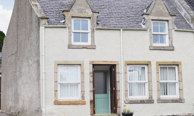 Bonar Bridge Cottage | Comfortable 2 Bedroom Stay in Bonar Bridge with Breakfast