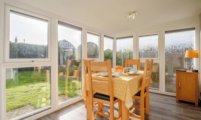 Bournemouth Cottage | Cozy 2-Bedroom Retreat in Southbourne, Near Bournemouth