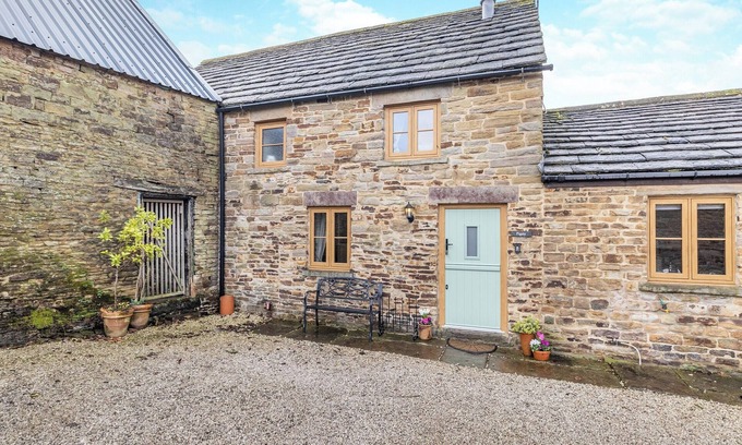 Cutthorpe Cottage | Cozy 2-Bedroom Retreat in Cutthorpe Near Chesterfield
