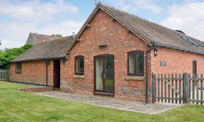 Easthope Cottage | Pet-Friendly 2 Bedroom Retreat in Much Wenlock - Rated 10/10