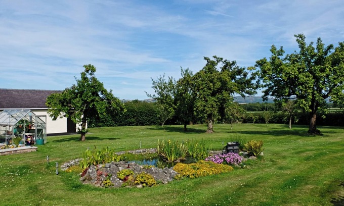 Saint Asaph Cottage | Inviting 2-Bedroom Retreat in Cefn, Near St Asaph