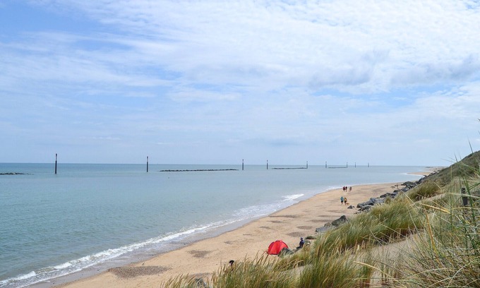 Sea Palling Cottage | Exceptional 2 Bedroom Retreat with Oceanfront Views