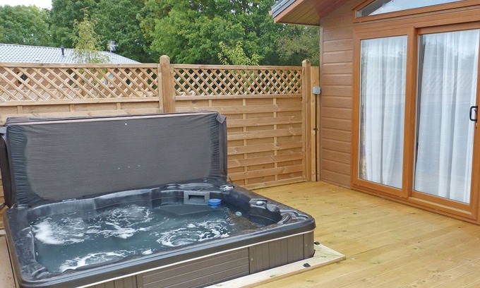Linton Cabin | 2 bedroom accommodation in Swadlincote, Nr Ashby-de-la-Zouch