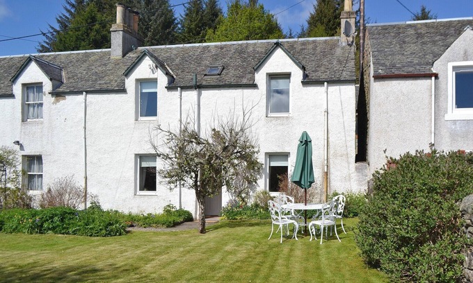 Blairgowrie Cottage | Cozy 2-Bedroom Retreat in Kirkmichael near Pitlochry