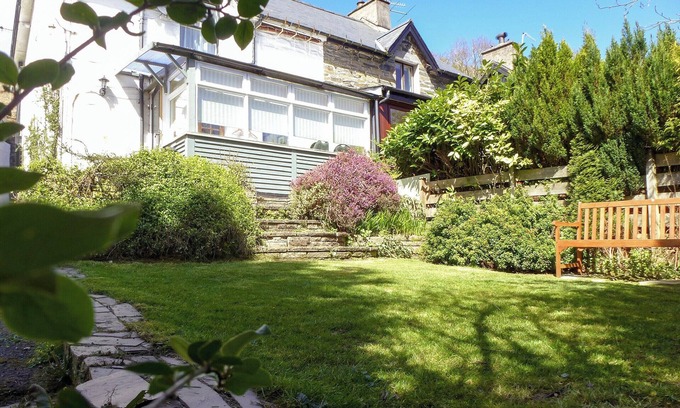 Dolwyddelan Cottage | Cozy 2-Bedroom Retreat in Dolwyddelan, Near Betws-y-Coed