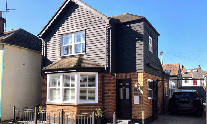 Whitstable Cottage | 2 bedroom accommodation in Whitstable