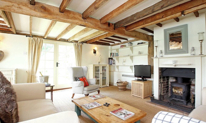 Tenterden Cottage | Family-Friendly 2 Bedroom Retreat in Wittersham