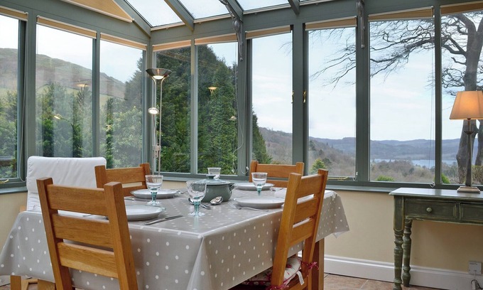 Ambleside Cottage | Charming Retreat with Lake and Mountain Views & Kitchen Access
