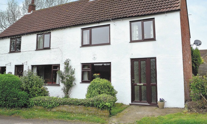 Horncastle Cottage | Exceptional 2-Bedroom Stay in Hemingby with Breakfast