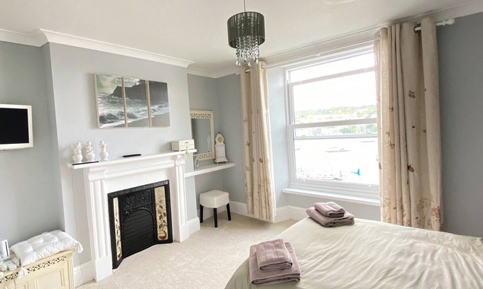Dartmouth Cottage | Cozy Riverdene Cottage in Kingswear with Ocean Views