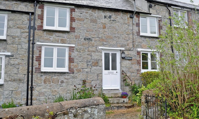 Charlestown Cottage | Prime 2 Bedroom Accommodation in Charlestown, St Austell
