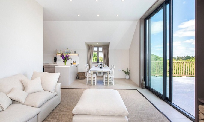 Broadway Cottage | Cozy Two-Bedroom Getaway in Broadway, Near Cotswolds