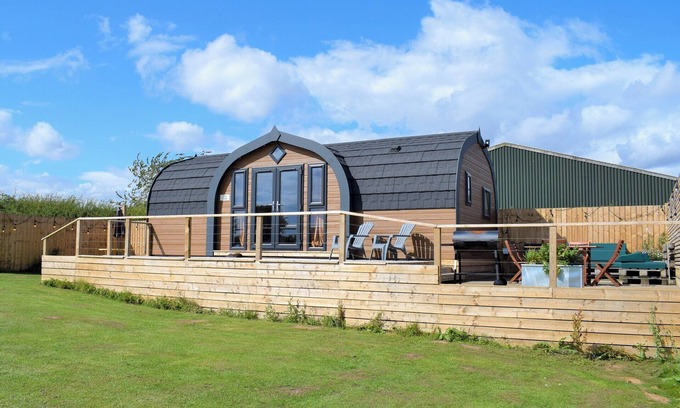 Chathill Cottage | Cozy 2-Bedroom Retreat in Tynely with Oceanfront Views