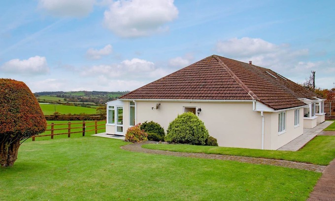 Cornwall Cottage | 2 bedroom accommodation in Clayhanger, near Tiverton