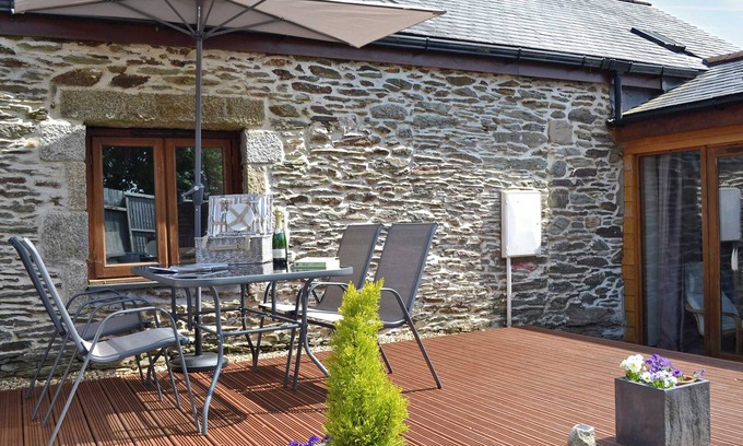 Maenporth Cottage | Family-Friendly 2 Bedroom Retreat in Swan Pool, Falmouth