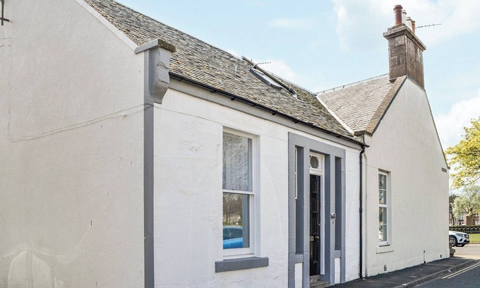 Montrose Cottage | Cozy 2-Bedroom Retreat with Ocean Views in Montrose