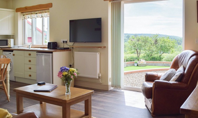 Canaston Bridge Cottage | Spacious 2-Bedroom Retreat in Canaston Bridge, Near Narberth