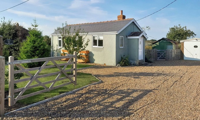 Skegness Cottage | Comfortable 2 Bedroom Retreat in Thorpe St Peter