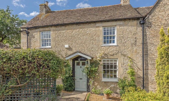 Easton on the Hill Cottage | Ideal 2 Bedroom Retreat in Easton on the Hill, Stamford
