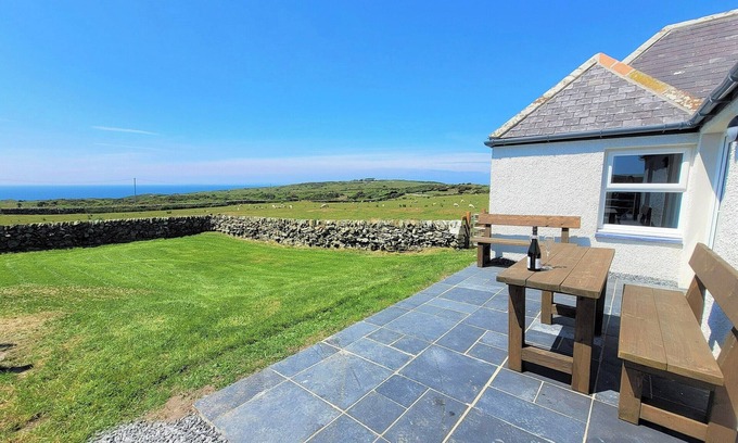 Newton Stewart Cottage | Cozy 2 Bedroom Retreat in Whithorn with Ocean Views