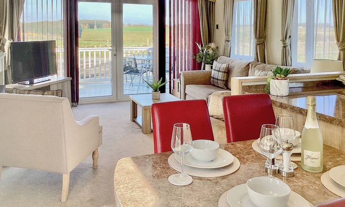 Balloch Cottage | Guest Rated 10/10: Cozy 2-Bedroom Stay at Culloden Moor